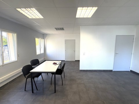 Vente Bureaux / Locaux professionnels, 61 m2 dans la Drôme (26) en France