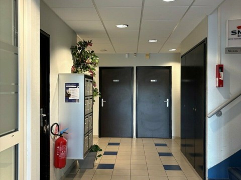 Vente Bureaux / Locaux professionnels, 450 m2 à Sangatte (62231) en France