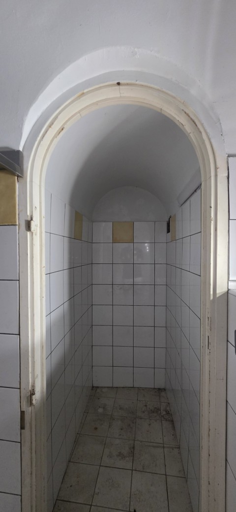 Vente Local commercial de 180 m2 sur un axe passant, à Grasse (06130) en France