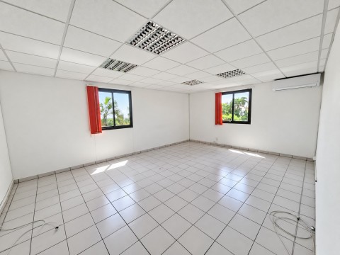 Vente Bureaux / Locaux professionnels, 222 m2 en Martinique en France