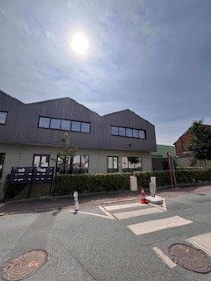 Vente Bureaux / Locaux professionnels, 68 m2 dans une petite zone d'activité, à Wissous (91320) en France