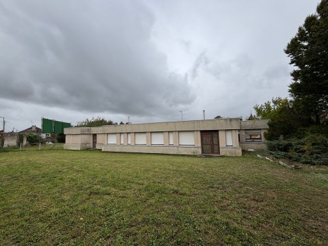 Vente Autres services, 500 m2 dans le Cher (18) en France