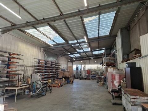 Vente Local d'activité / Entrepôt, 900 m2 à Trignac (44570) en France