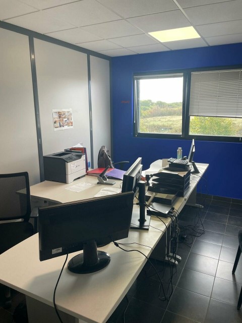 Vente Local d'activité / Entrepôt, 1684 m2 à Nantes (44000) en France