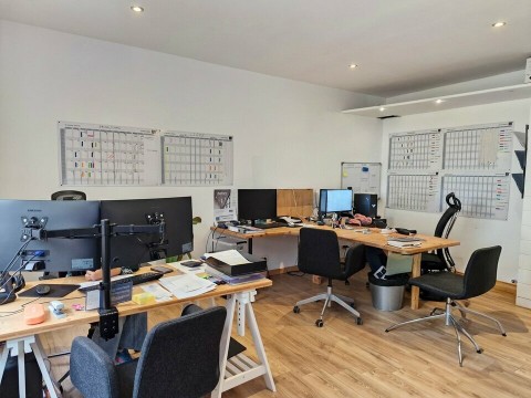 Vente Bureau - local commercial de 23 m2 dans une station balnéaire, à Pornic (44210) en France