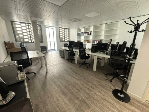 Vente Bureaux / Locaux professionnels, 125 m2 à Bordeaux (33000) en France