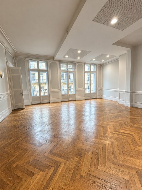 Vente Bureaux / Locaux professionnels, 165 m2 à Bordeaux (33000) en France