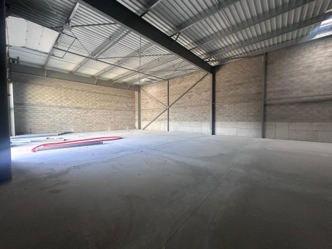 Vente Cellule d'activité de 298 m2 dans une zone dynamique, à Vitré (35500) en France