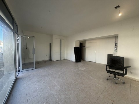 Vente Bureaux / Locaux professionnels, 45 m2 à Avignon (84000) en France