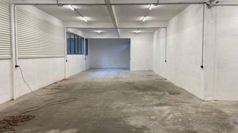 Vente Local d'activité / Entrepôt, 3230 pi2 proche de Crolles (38190) en France