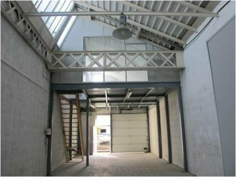 Vente Local d'activité / Entrepôt, 205 m2 à Vénissieux (69200)