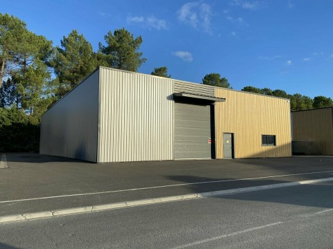 Vente Local commercial Local d'activité / Entrepôt, 800 m2 à Martignas-sur-Jalle (33127) en France