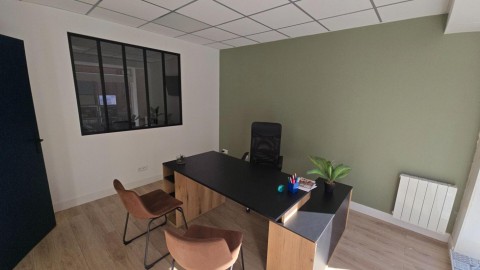 Vente Local commercial actuellement Agence immobilière, 85 m2 à Châteauneuf-en-Thymerais en centre ville (28170) en France