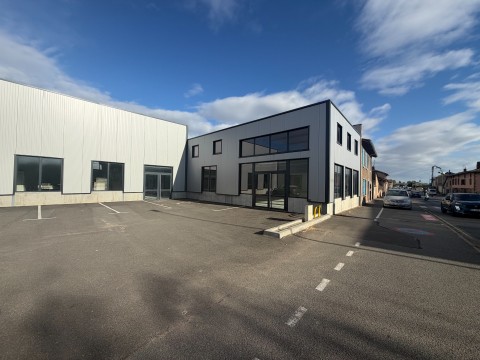 Vente Local commercial , 250 m2 à Mâcon (71870)
