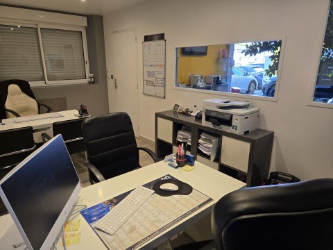 Vente Local commercial , 330 m2 à Notre-Dame-d'Oé (37390) en France