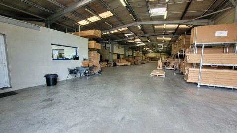 Vente Local commercial , 2690 m2 à Saint-Rambert-d'Albon (26140) en France
