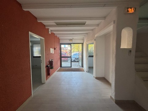 Vente Bureaux / Locaux professionnels, 122 m2 à Avignon (84000) en France