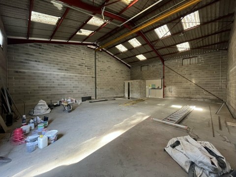 Vente Local commercial , 120 m2 à Saint-Martin-de-Crau (13310)