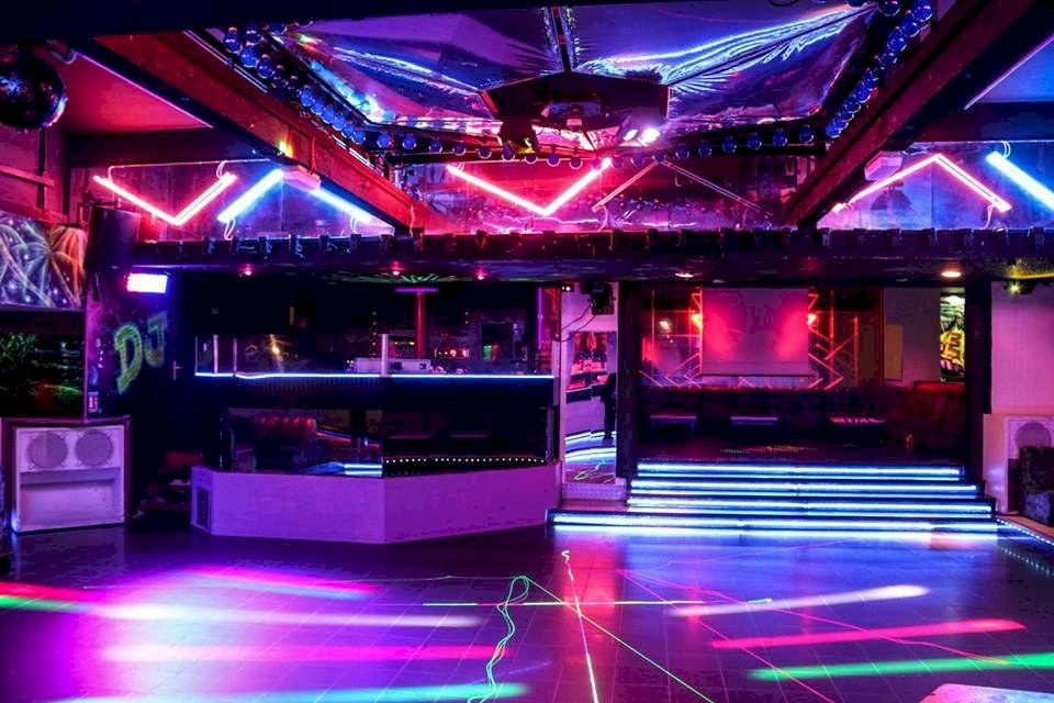 Vente Dancing, salle de réception proche de Limoges (87280) en France